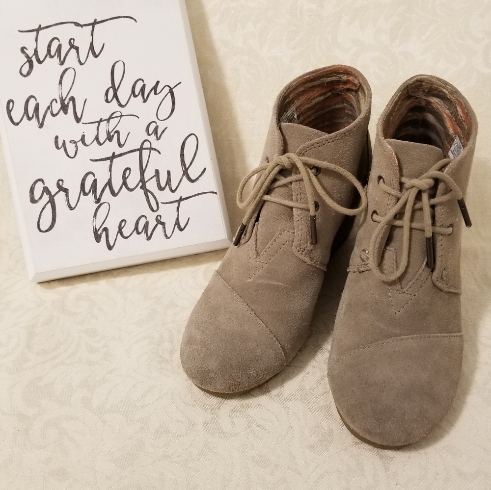 TOMS Wedge Platform Suede Booties sz 8.5